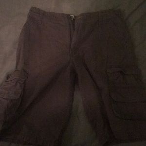 Adjustable wait band cargo shorts